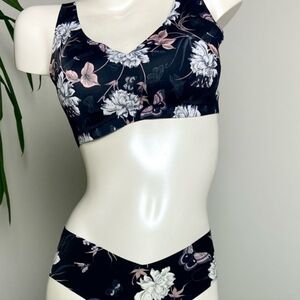 Victoria secret bra 36C and panties M set new